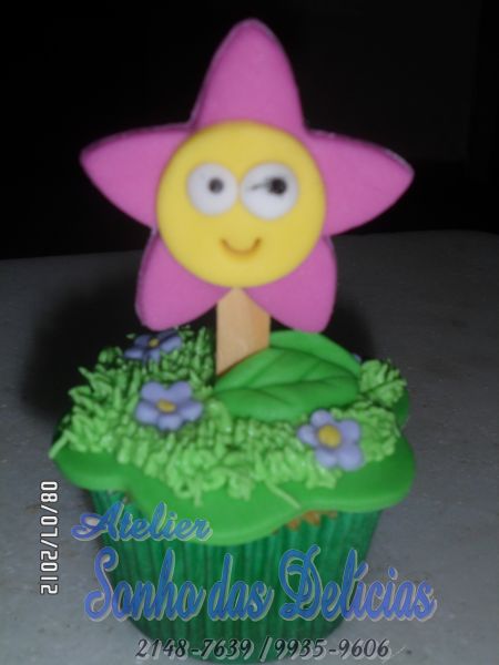 Cupcakes decorados com pasta americana